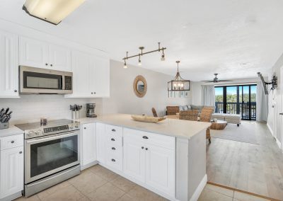 Private Townhouse on the Beach Kitchen - Summit Luxury Real Estate by Nic Henderson